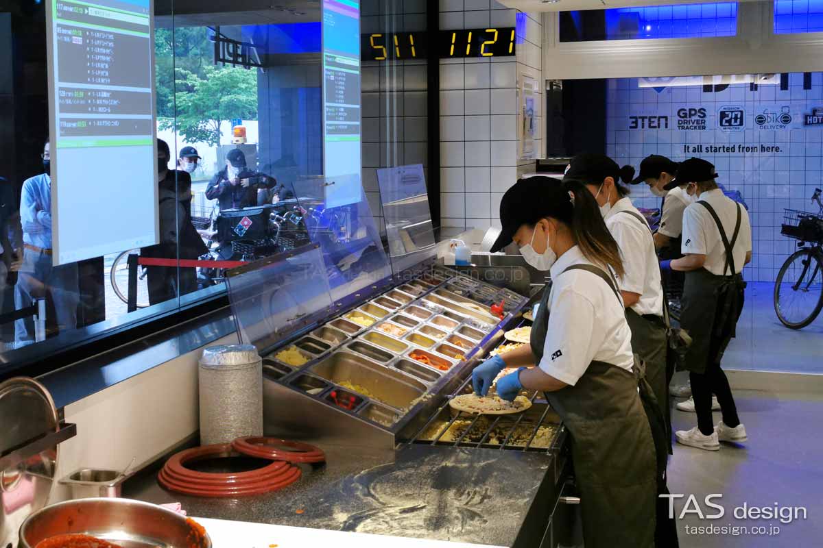 ピザ調理の様子