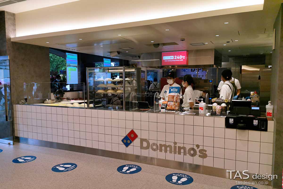 世界一透明なドミノピザの店内