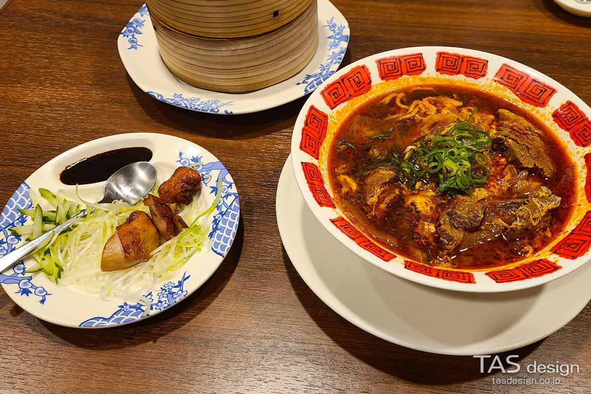 北京ダックと四川牛肉麺