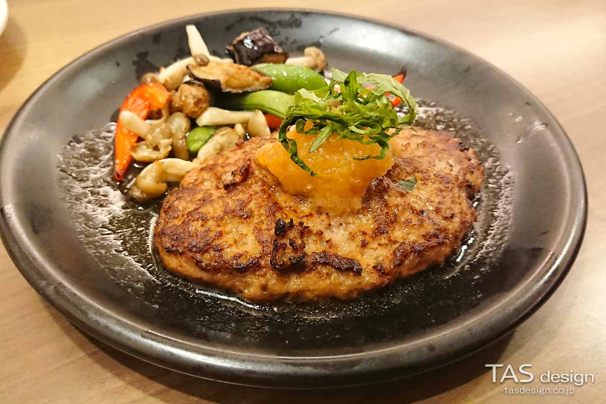 ビーフ100％ねぎと大葉おろしの粗挽き肉厚ステーキ風ハンバーグ