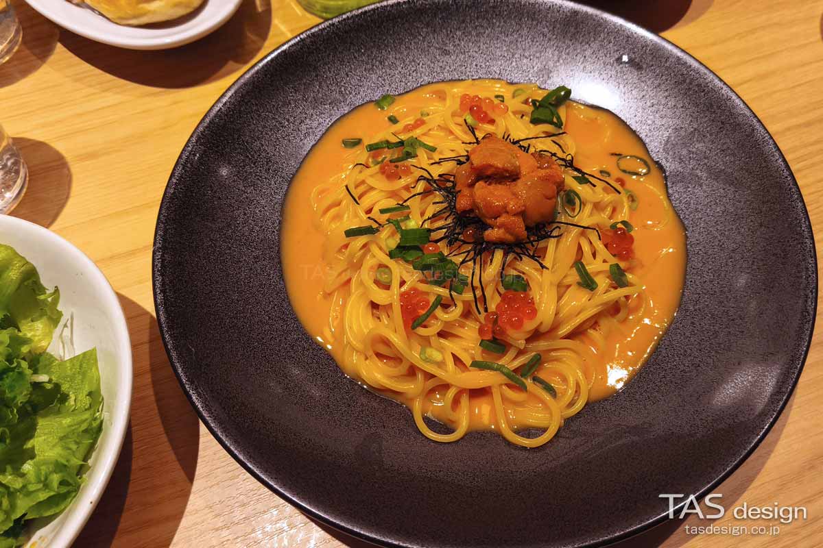 鎌倉パスタの”うにといくら”の濃厚うにクリームソース