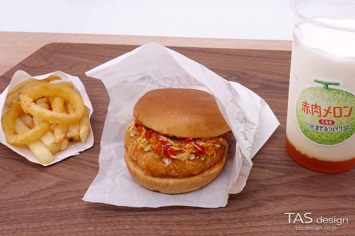 「海老カツ オマールソース」と「まぜるシェイク 赤肉メロン＜北海道＞」