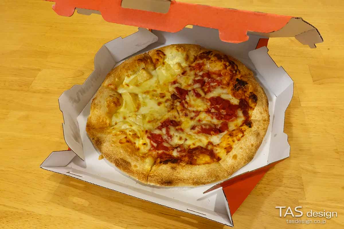 ハーフ&ハーフ Mサイズ「とろける4種チーズのフォルマッジ」「ピザハット・マルゲリータ」